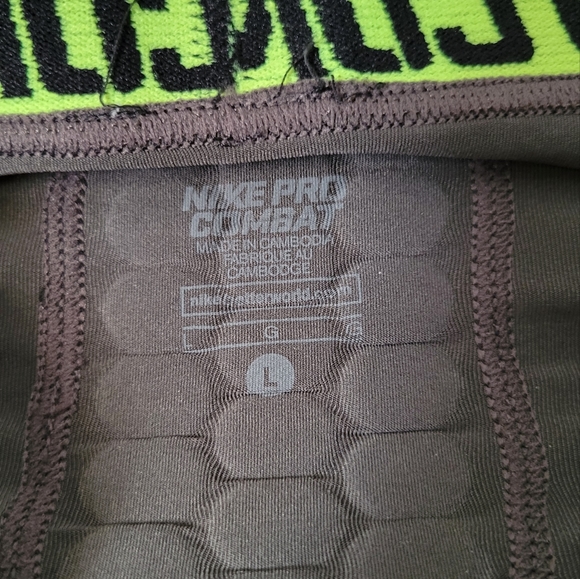 2pc Nike Pro Combat Dry-Fit Shirt & Shorts Combo - Picture 3 of 5